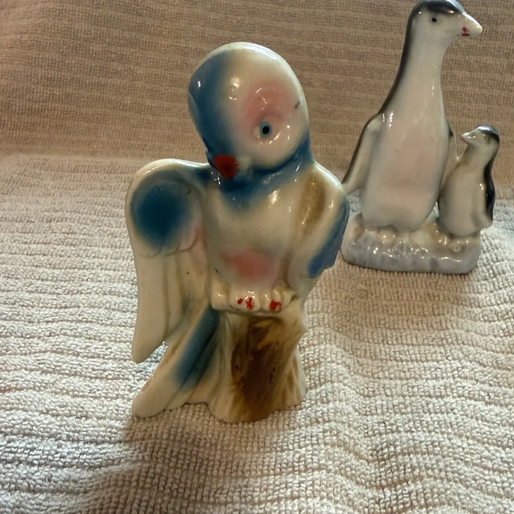 Vintage porcelain bird, penguin & bear figurines. Made in Japan - Picture 2 of 10